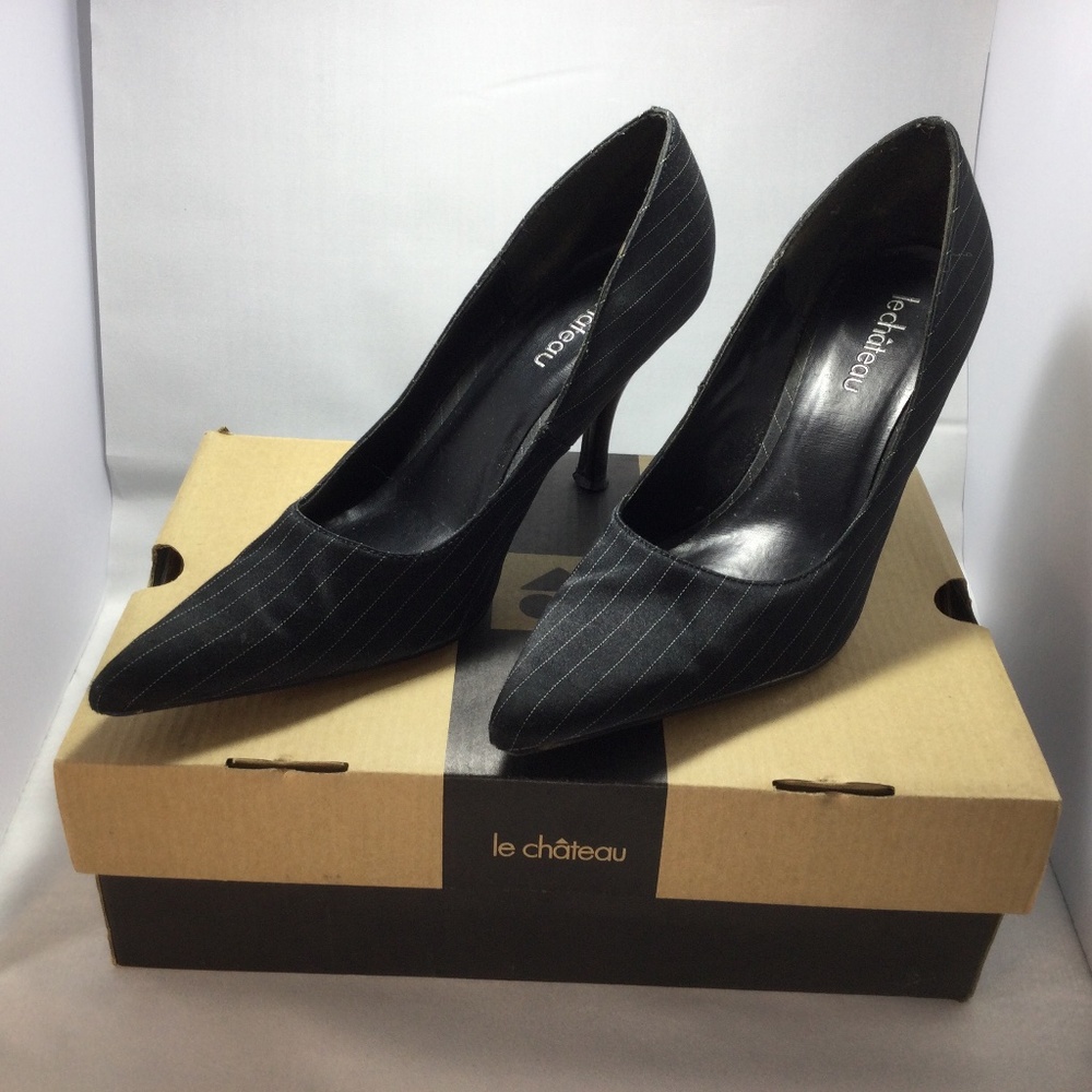3 for $30 Le Chateau Black pin stripe heel sz 7